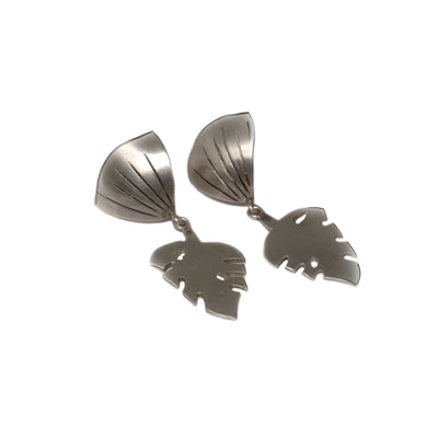 seashell and monstera earrings