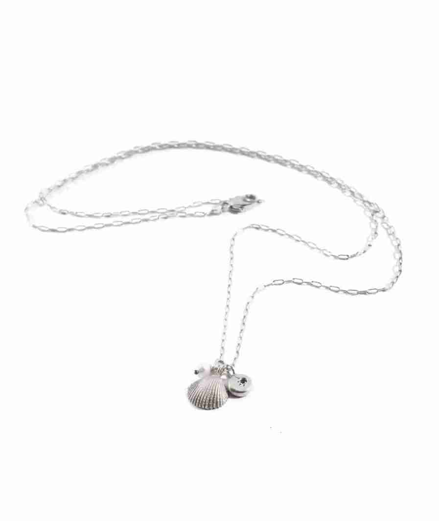 Seashell Necklace with Diamond and Pearl