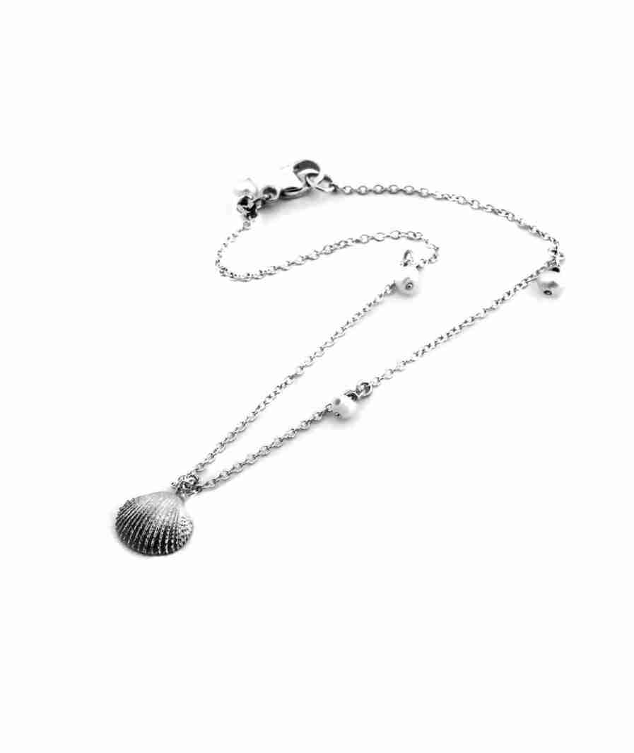 Delicate Seashell Pearl Bracelet